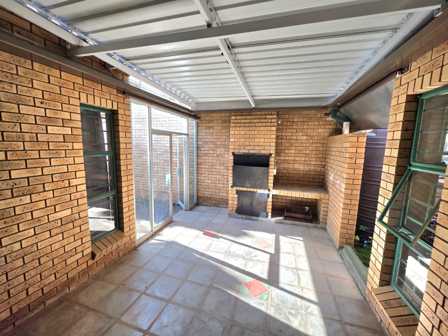 To Let 3 Bedroom Property for Rent in La Provance Free State